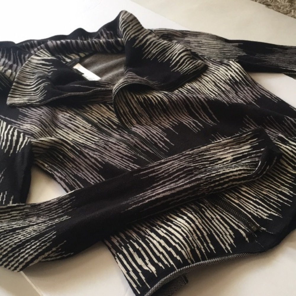 BCBGMAXAZRIA Eva sweater Small - Picture 2 of 5